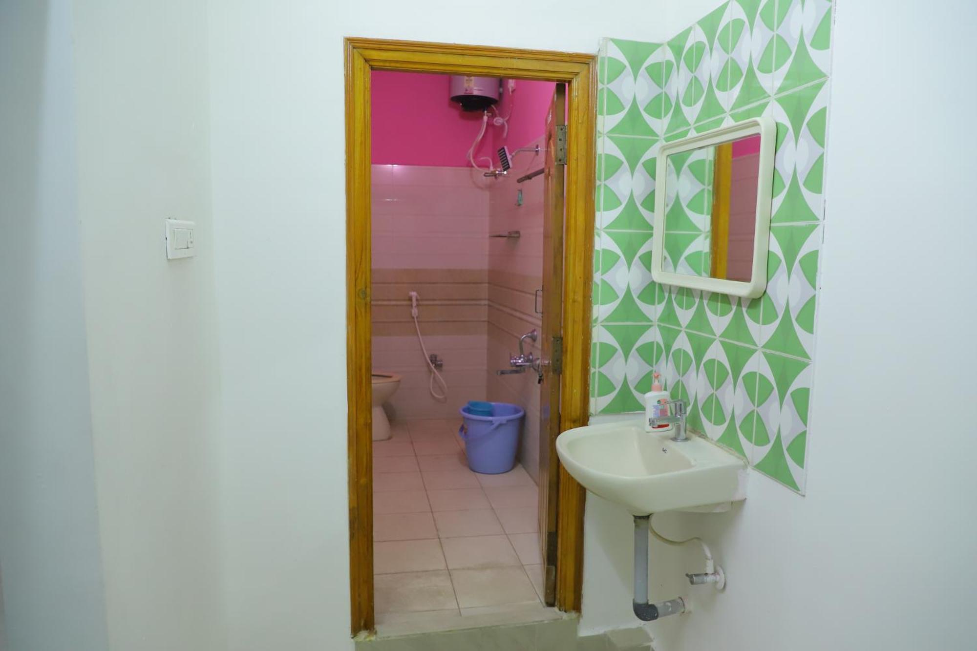 Nanda Mohan Homestay- Luxuries Ac Apartment Close To Alipiri Foothills-Kapila Teertham And Iskcon Temple 蒂鲁帕蒂 外观 照片