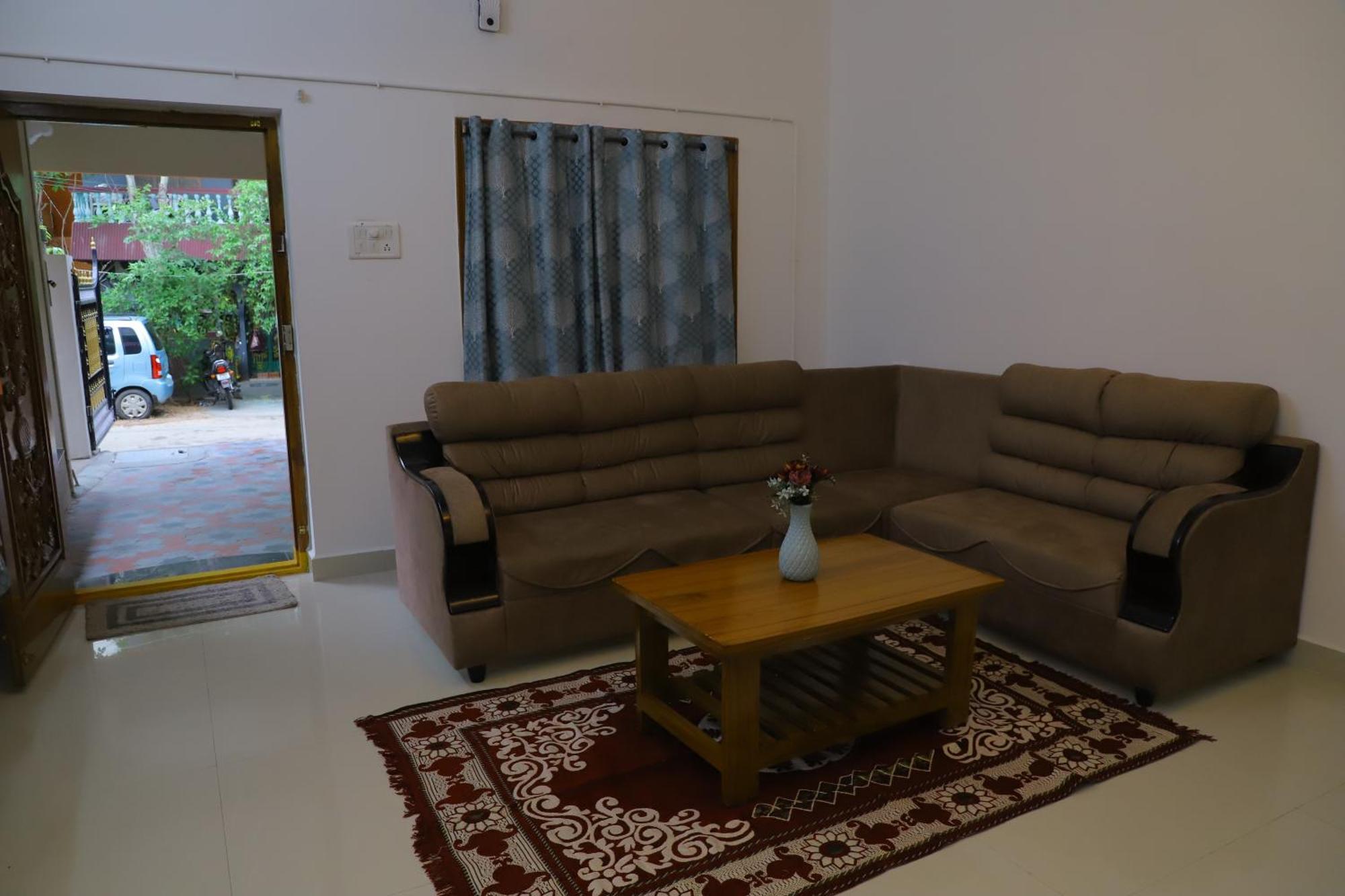 Nanda Mohan Homestay- Luxuries Ac Apartment Close To Alipiri Foothills-Kapila Teertham And Iskcon Temple 蒂鲁帕蒂 外观 照片