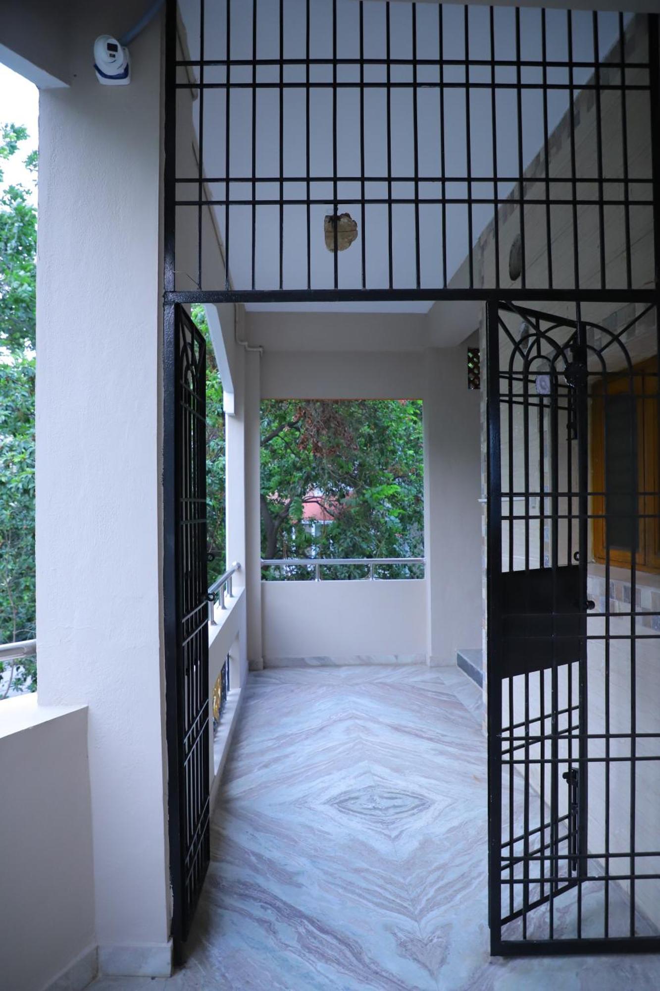 Nanda Mohan Homestay- Luxuries Ac Apartment Close To Alipiri Foothills-Kapila Teertham And Iskcon Temple 蒂鲁帕蒂 外观 照片
