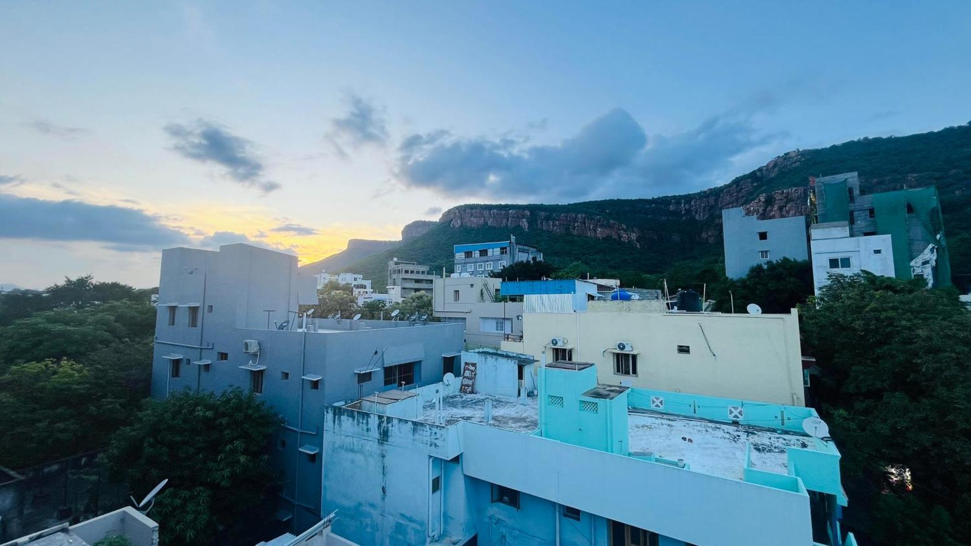 Nanda Mohan Homestay- Luxuries Ac Apartment Close To Alipiri Foothills-Kapila Teertham And Iskcon Temple 蒂鲁帕蒂 外观 照片